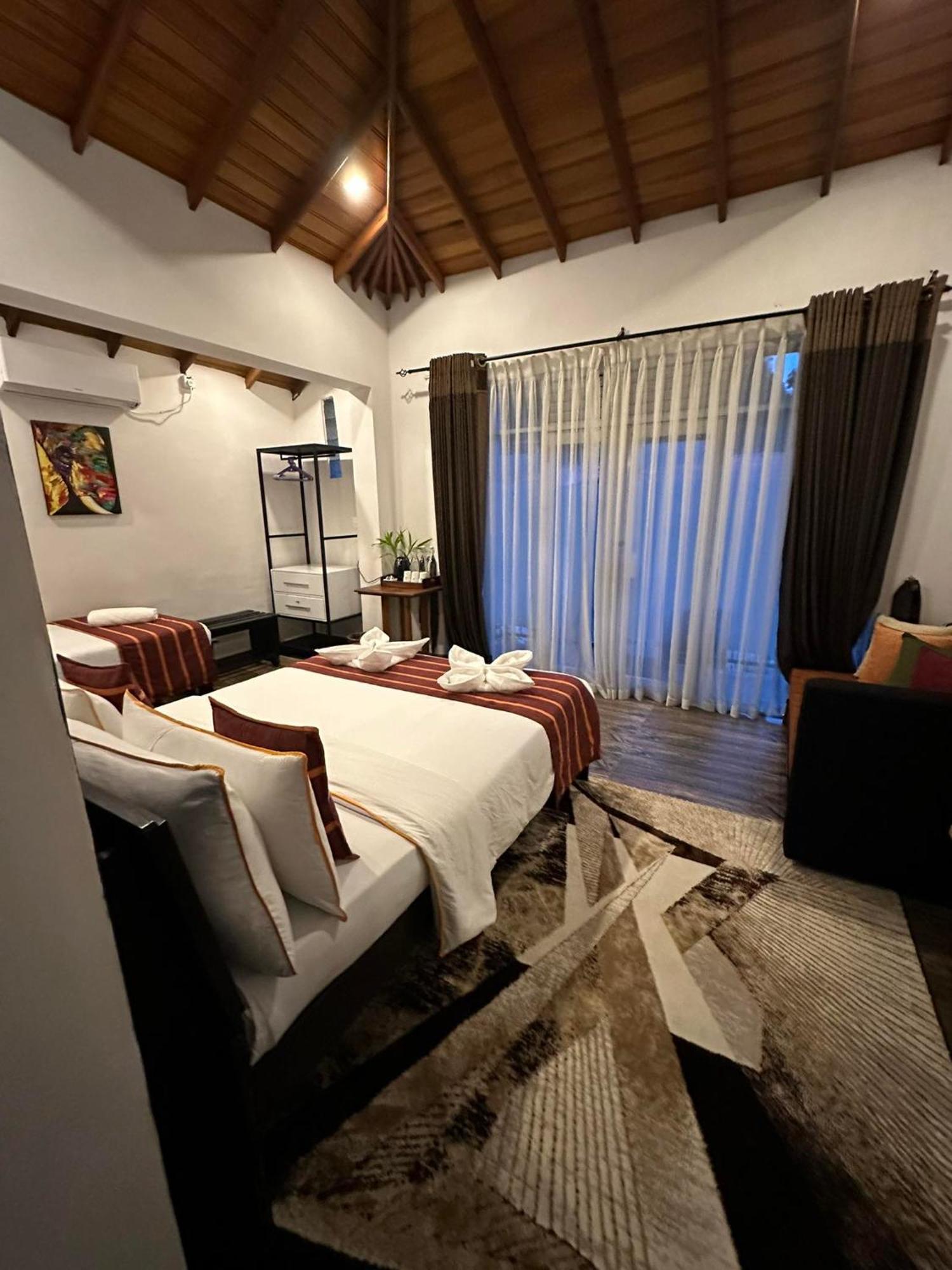 Ella Moon Rock Hotel Room photo